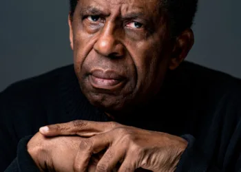 Dany Laferrière,Grand Prix des Ambassadeurs francophones pour son Petit traité sur le racisme 